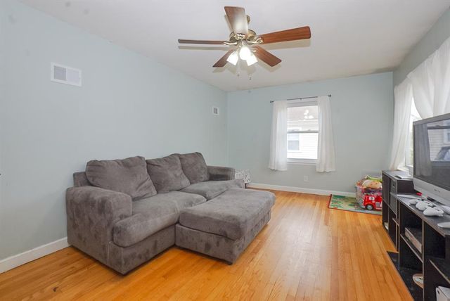 127 W Truman Avenue, Eau Claire, WI 54701