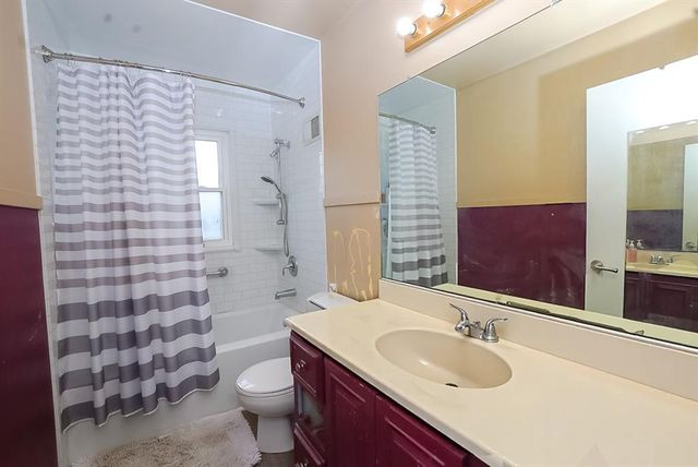 127 W Truman Avenue, Eau Claire, WI 54701