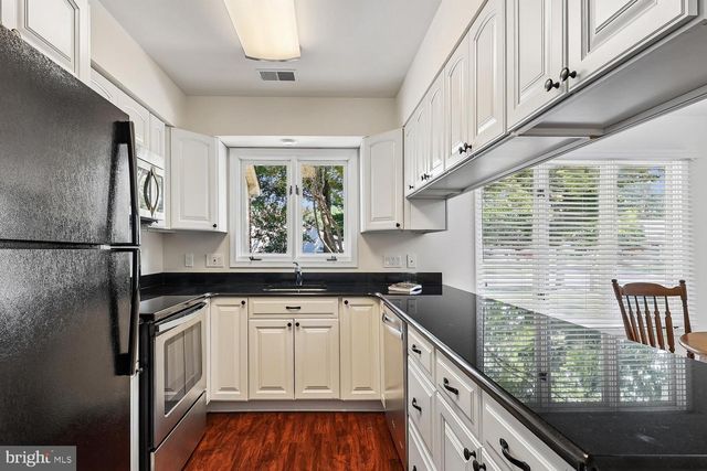 913 MASTLINE DR, Annapolis, MD 21401