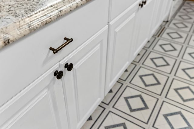 27 SHEN VALLEY DR, Weyers Cave, VA 24486