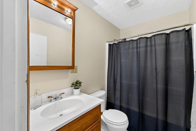 27 SHEN VALLEY DR, Weyers Cave, VA 24486