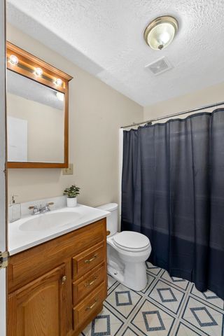 27 SHEN VALLEY DR, Weyers Cave, VA 24486