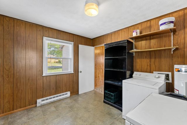 27 SHEN VALLEY DR, Weyers Cave, VA 24486