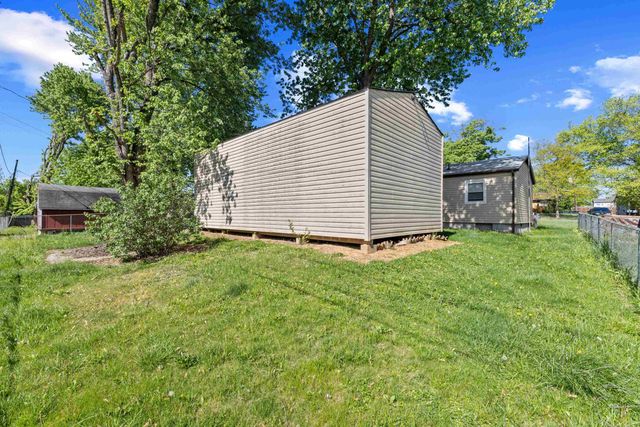 27 SHEN VALLEY DR, Weyers Cave, VA 24486