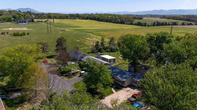 27 SHEN VALLEY DR, Weyers Cave, VA 24486