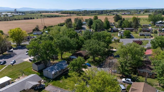 27 SHEN VALLEY DR, Weyers Cave, VA 24486