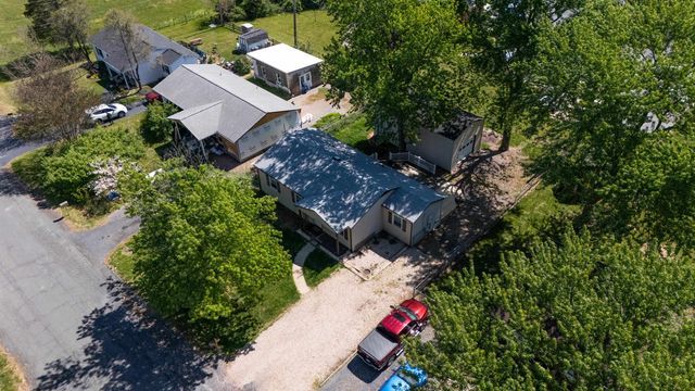 27 SHEN VALLEY DR, Weyers Cave, VA 24486