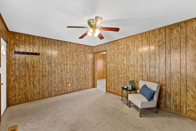 27 SHEN VALLEY DR, Weyers Cave, VA 24486