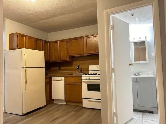 318 Granite St 2, Quincy, MA 02169