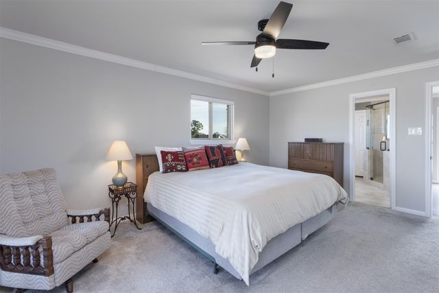 401 Kiowa Drive W, Gainesville, TX 76240