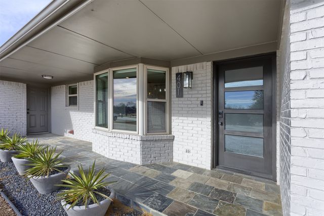 401 Kiowa Drive W, Gainesville, TX 76240