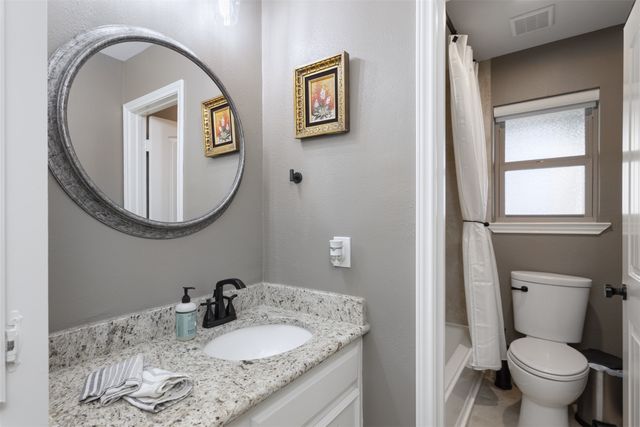 401 Kiowa Drive W, Gainesville, TX 76240