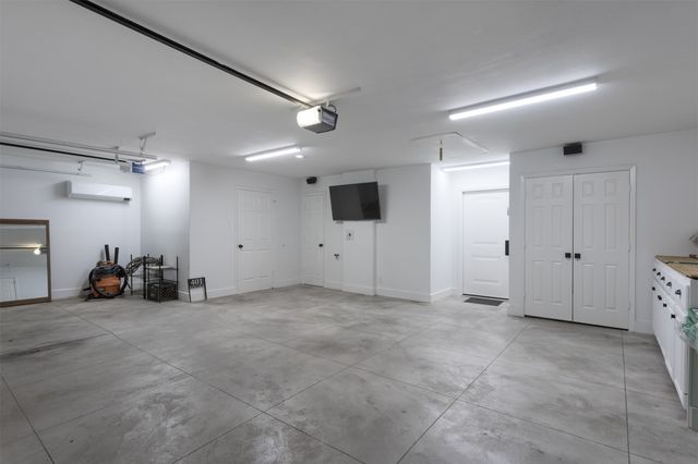 401 Kiowa Drive W, Gainesville, TX 76240