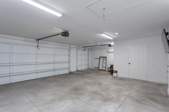 401 Kiowa Drive W, Gainesville, TX 76240