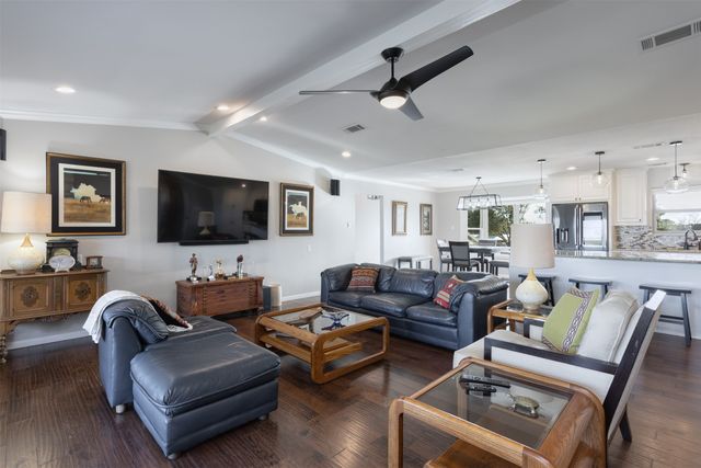 401 Kiowa Drive W, Gainesville, TX 76240