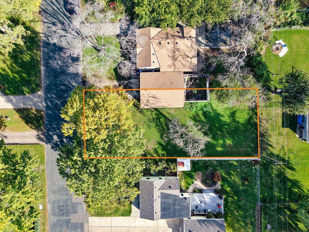 9211 Columbus Avenue S, Bloomington, MN 55420 — exterior
