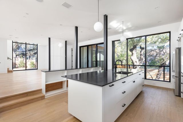 1603 Chelsea LN 1, Austin, TX 78704