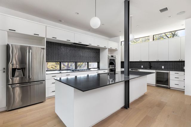 1603 Chelsea LN 1, Austin, TX 78704