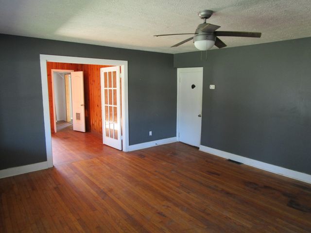 698 W Jefferson Street, Berea, KY 40403