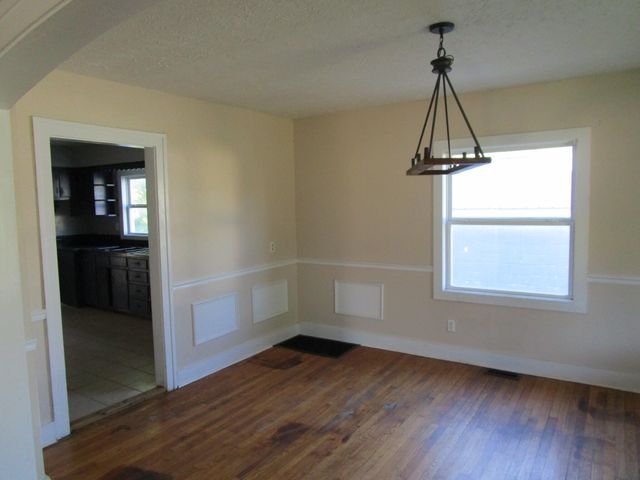 698 W Jefferson Street, Berea, KY 40403