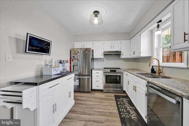 6541 HOLLOW DR, East Petersburg, PA 17520
