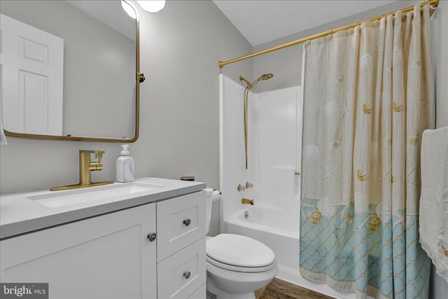 6541 HOLLOW DR, East Petersburg, PA 17520