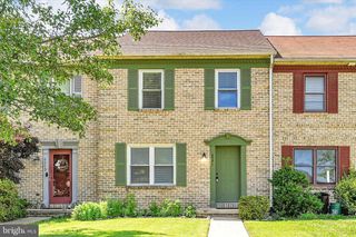 6541 HOLLOW DR, East Petersburg, PA 17520
