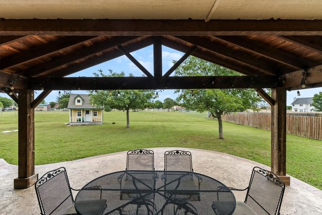 6581 Meadow Ridge Circle, Nevada, TX 75173