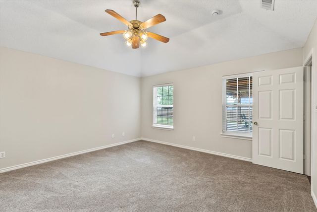 6581 Meadow Ridge Circle, Nevada, TX 75173