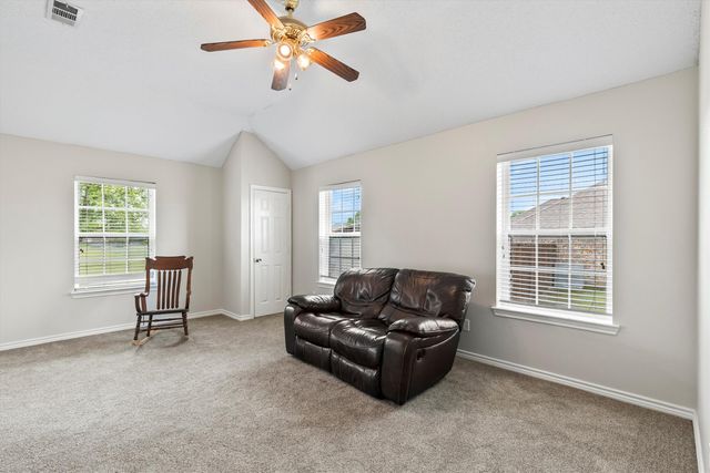 6581 Meadow Ridge Circle, Nevada, TX 75173