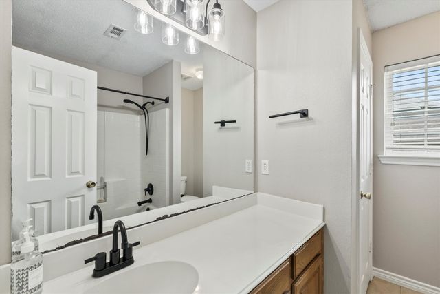 6581 Meadow Ridge Circle, Nevada, TX 75173