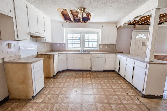 1632 Central Avenue, Summerville, SC 29483