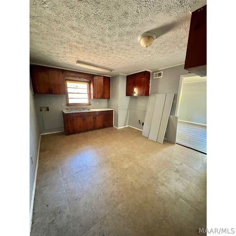 2412 E 4TH Street, Montgomery, AL 36106