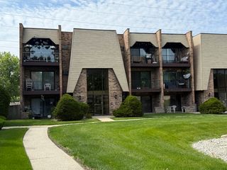 7316 Blackstone Avenue 36, Justice, IL 60458