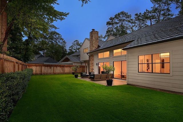 9 Paintedcup Court, The Woodlands, TX 77380