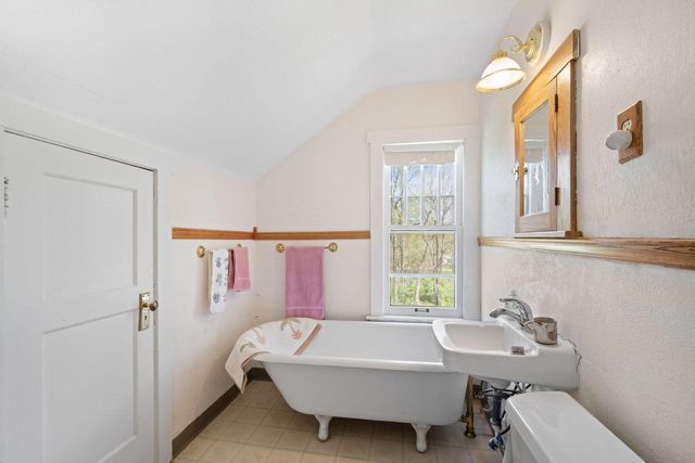12600 W Prospect DRIVE, New Berlin, WI 53151