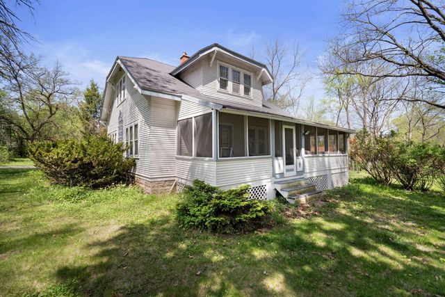 12600 W Prospect DRIVE, New Berlin, WI 53151
