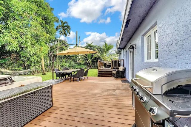 5574 Lake Osborne Drive, Lake Worth, FL 33461