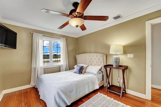 5574 Lake Osborne Drive, Lake Worth, FL 33461