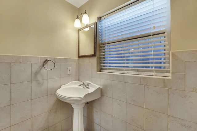 5574 Lake Osborne Drive, Lake Worth, FL 33461