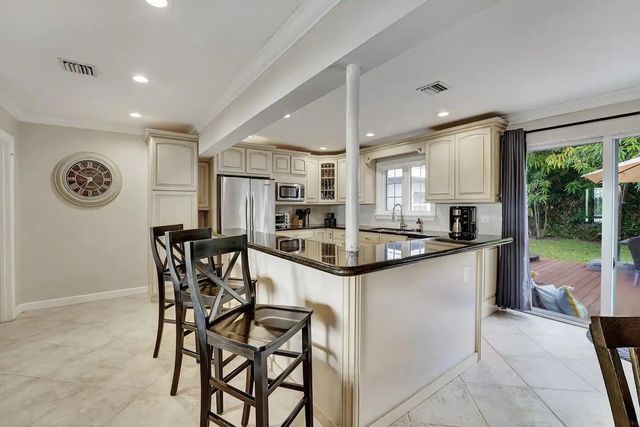 5574 Lake Osborne Drive, Lake Worth, FL 33461