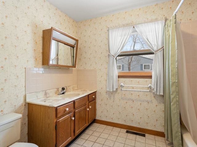 71 Lakewood Parkway, Burlington, VT 05408