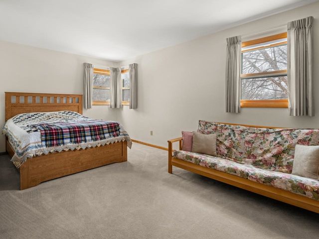 71 Lakewood Parkway, Burlington, VT 05408