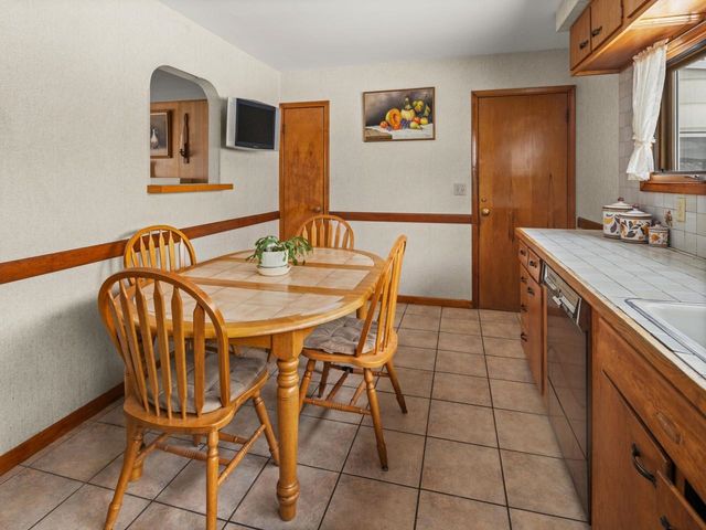 71 Lakewood Parkway, Burlington, VT 05408