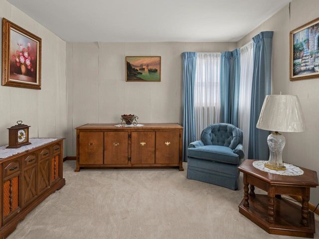 71 Lakewood Parkway, Burlington, VT 05408