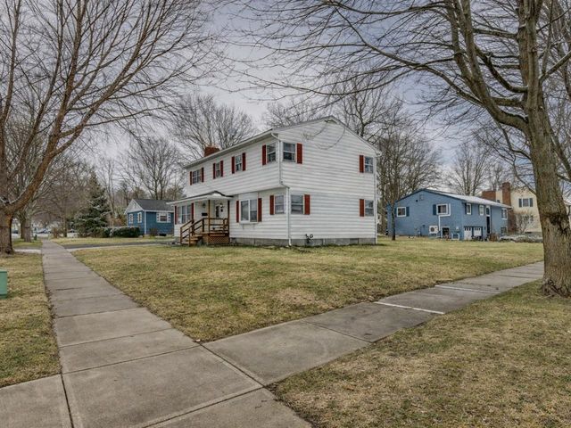 71 Lakewood Parkway, Burlington, VT 05408