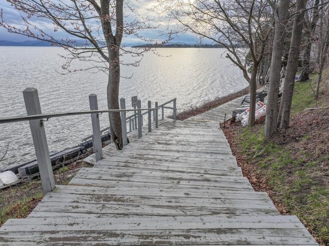 71 Lakewood Parkway, Burlington, VT 05408