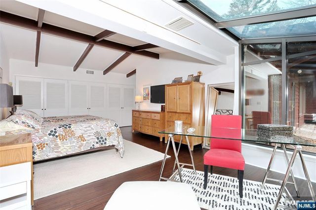 5 Carnot Avenue, Woodcliff Lake, NJ 07677