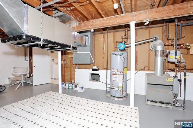 5 Carnot Avenue, Woodcliff Lake, NJ 07677