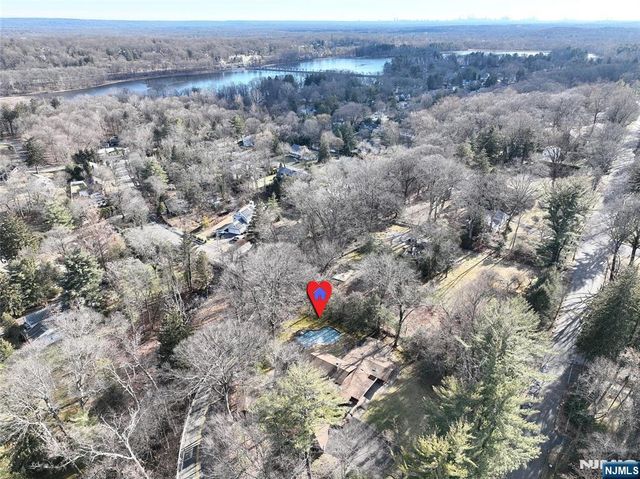 5 Carnot Avenue, Woodcliff Lake, NJ 07677